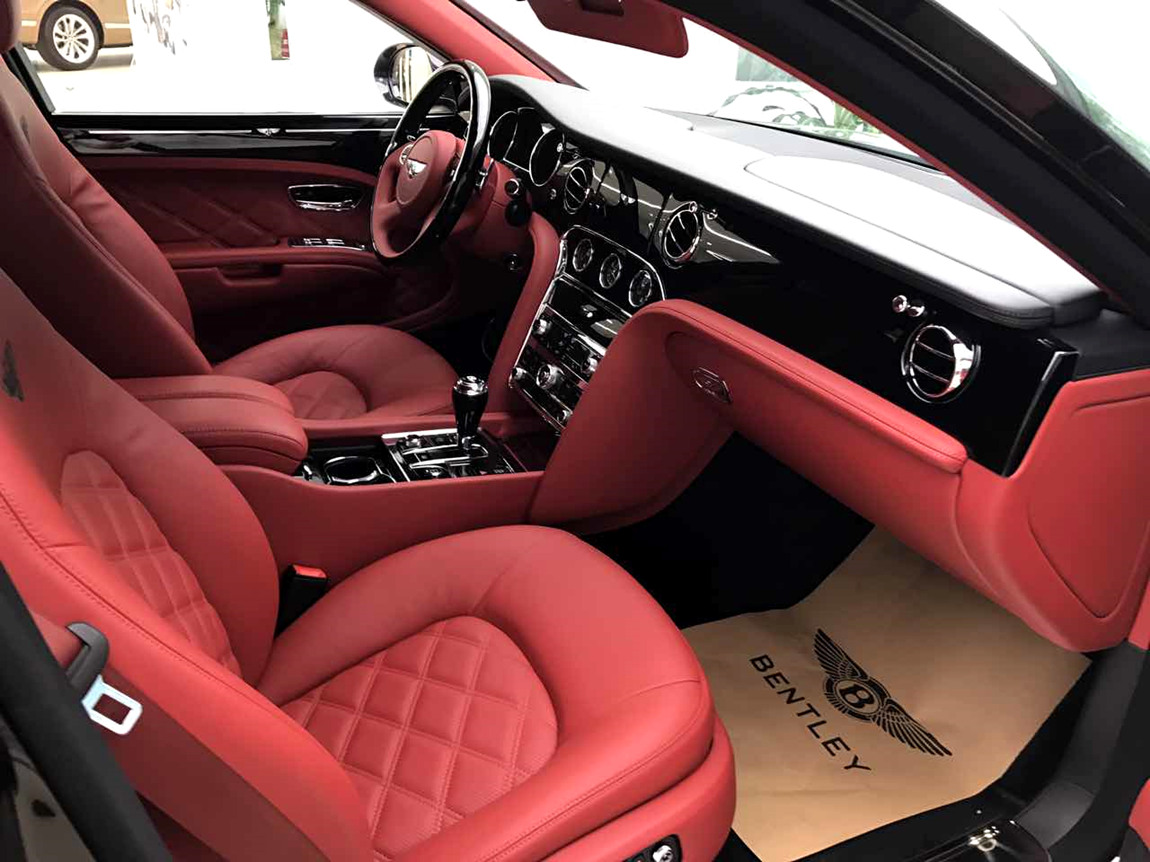 汽車護(hù)套面料的打孔 汽車護(hù)套面料的打孔